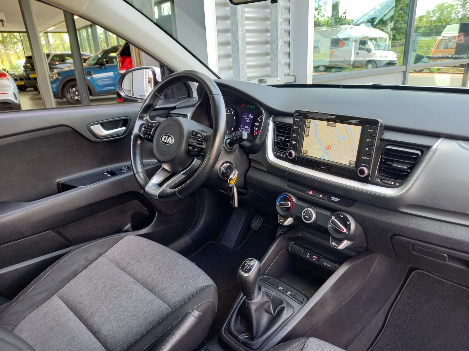 39075905-18.jpg